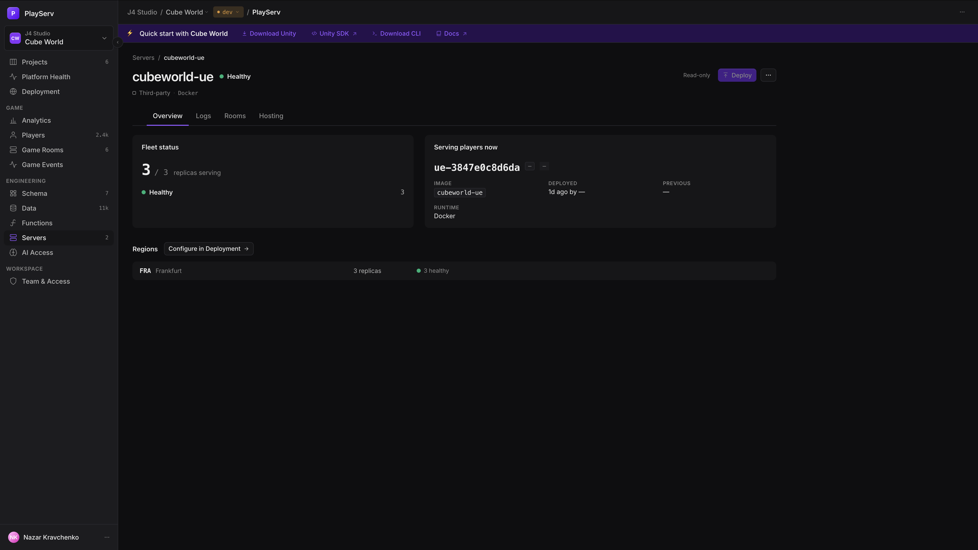 A aba Overview de uma frota pooled com três de três réplicas atendendo, a versão que atende os jogadores agora e a sua região