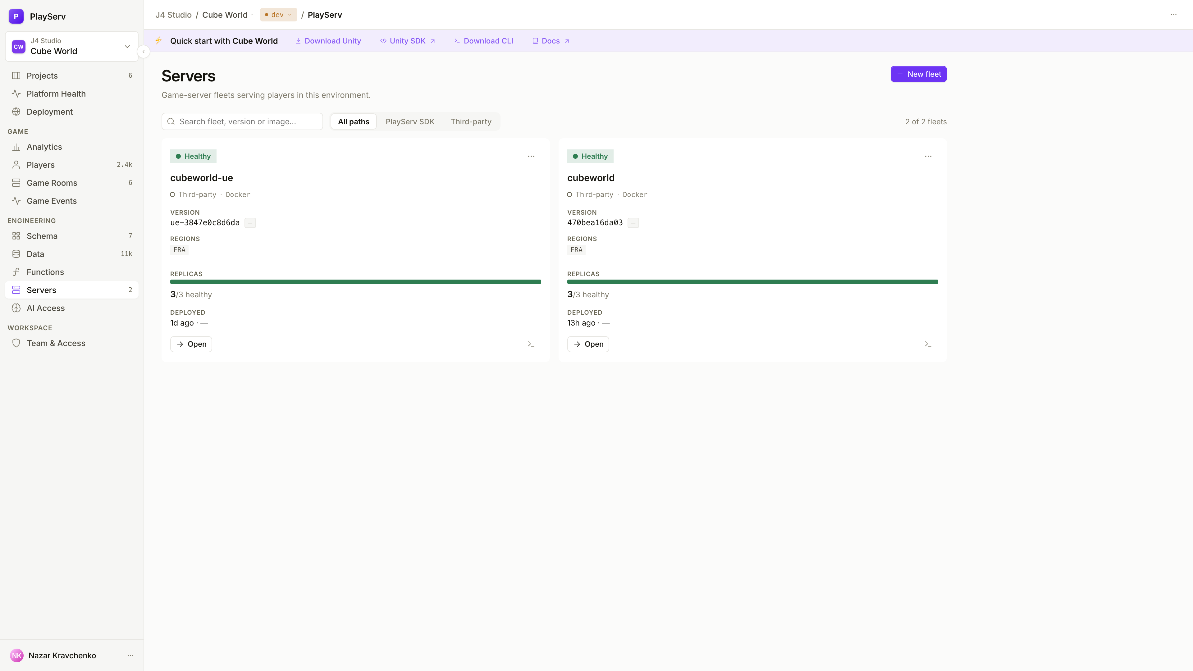 Servers 列表中有两个健康的池化机群，每张卡片显示其版本、区域、副本和最近一次部署